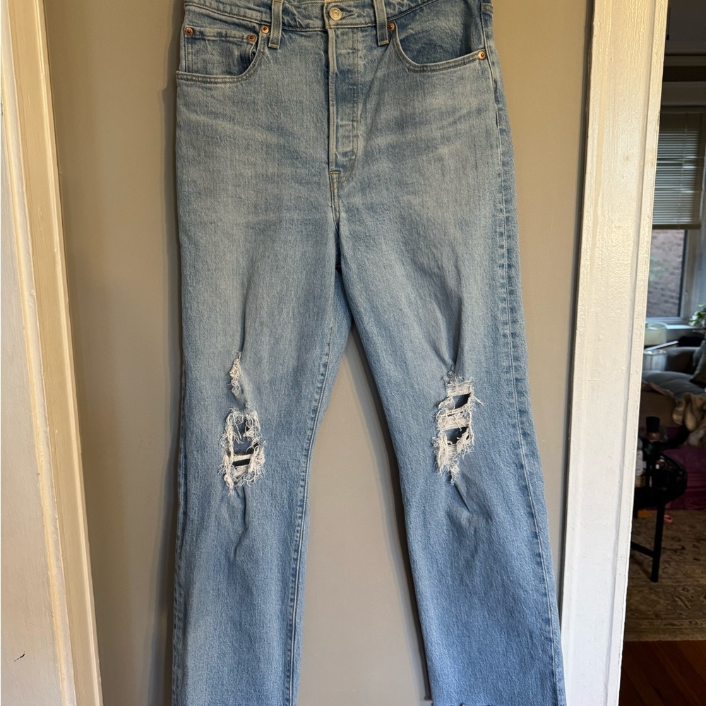 Levi’s Women’s Ribcage Straight Jeans with Button Fly